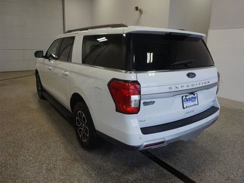 Used 2024 Ford Expedition Max XLT image 3