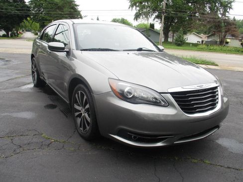 Used 2013 Chrysler 200 Touring w/ Cold Weather Group image 3