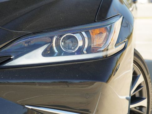 Used 2020 Lexus ES 350 w/ Premium Package image 3