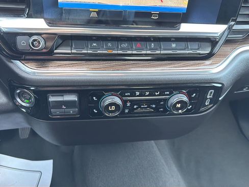 Used 2025 Chevrolet Silverado 1500 LT image 26