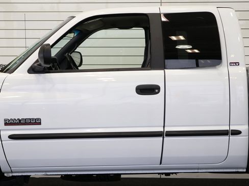 Used 2000 Dodge Ram 2500 Truck SLT image 60