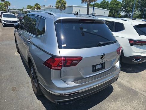 Used 2023 Volkswagen Tiguan SE FWD image 6