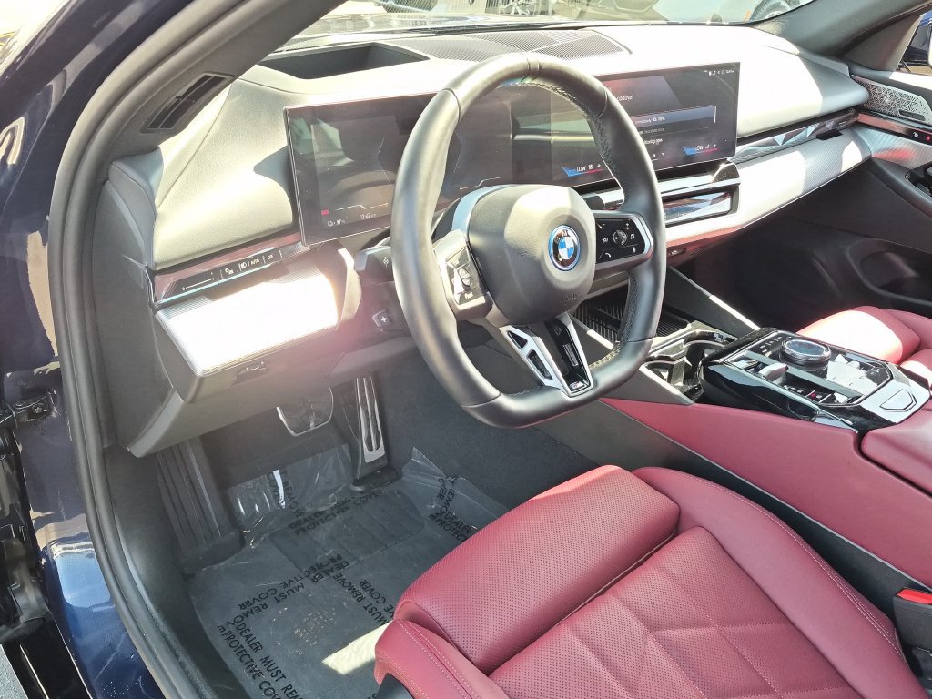 Certified 2026 BMW i5 M60 w/ M Sport Package RWD image 8