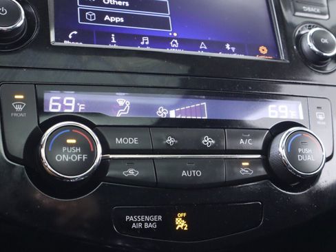 Used 2020 Nissan Rogue SV w/ Sun & Sound Touring Package AWD/4WD image 25