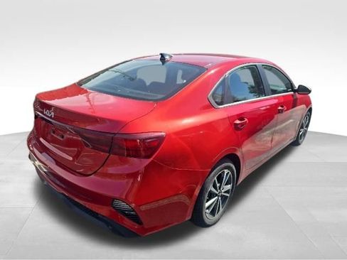 Used 2024 Kia Forte LXS FWD image 5
