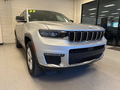 Used 2022 Jeep Grand Cherokee L Limited AWD/4WD image 31