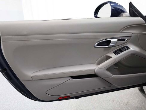 Used 2013 Porsche Boxster S image 16