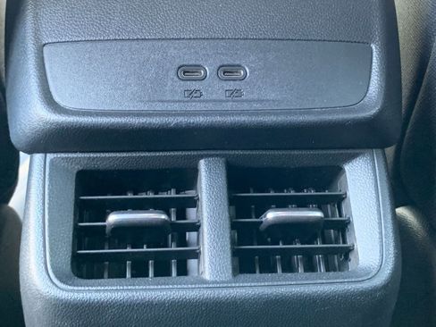 Used 2025 Chevrolet Equinox LT image 23