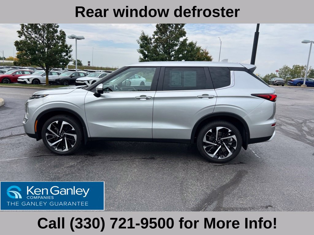 Used 2023 Mitsubishi Outlander SE AWD/4WD image 15