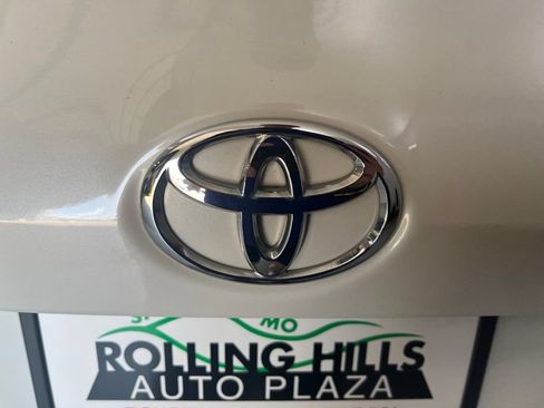 Used 2018 Toyota Corolla XLE FWD image 43