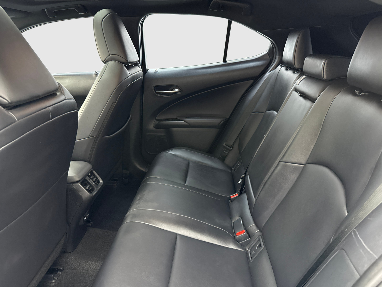 Used 2021 Lexus UX 250h w/ Premium Package AWD/4WD image 36