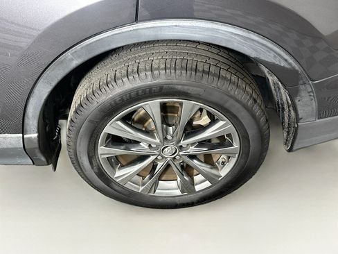 Used 2018 Toyota RAV4 Limited FWD image 11