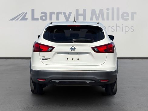 Used 2019 Nissan Rogue Sport S image 5