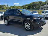 Used 2021 Jeep Grand Cherokee Laredo image 2
