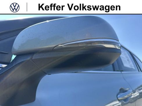 Used 2022 Toyota Highlander LE FWD image 10