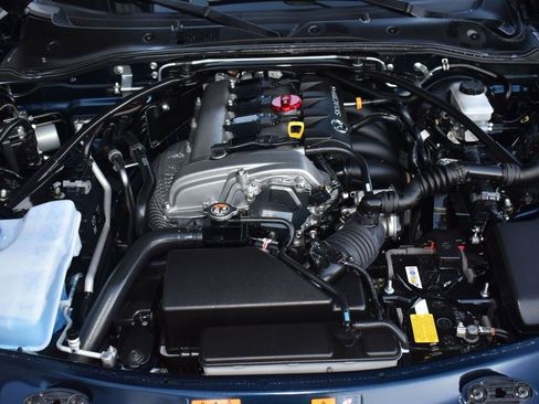 Used 2022 MAZDA MX-5 Miata Club w/ Interior Package image 18