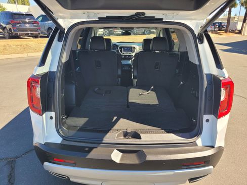 Used 2022 GMC Acadia SLT w/ Technology Package FWD image 7