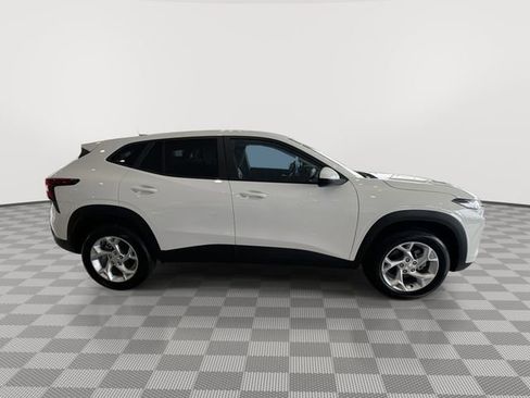 New 2026 Chevrolet Trax LS w/ LS Convenience Package FWD image 12