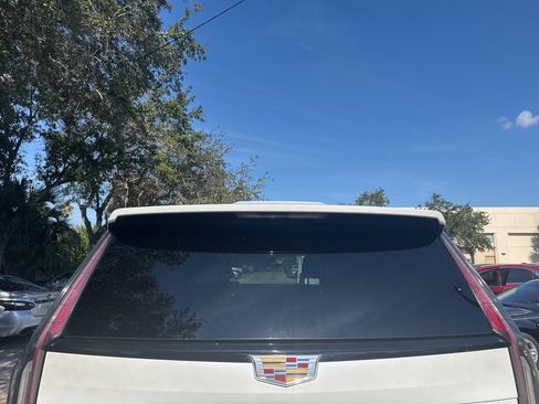 Used 2022 Cadillac Escalade Sport image 7