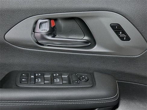 New 2026 Chrysler Pacifica Select image 12