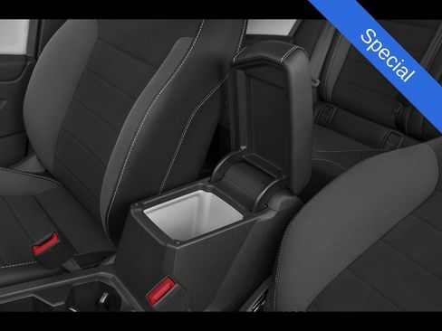 Used 2024 Volkswagen Taos SE image 32