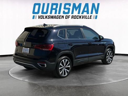 Used 2024 Volkswagen Taos SE image 6