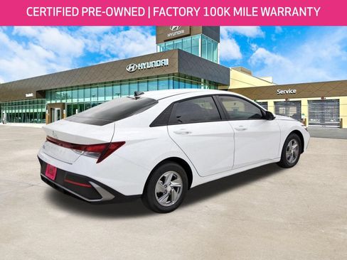 Certified 2026 Hyundai Elantra SE FWD image 4