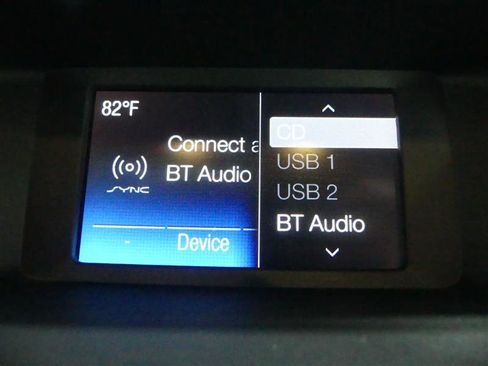 Used 2015 Ford Focus SE w/ SE Cold Weather Package image 38