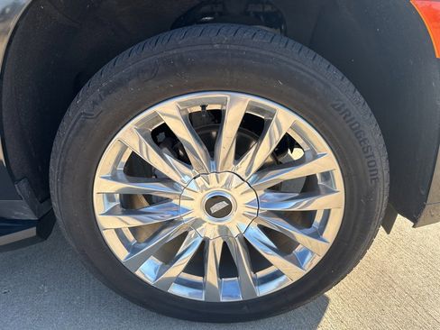 Used 2023 Cadillac Escalade ESV Premium Luxury image 12