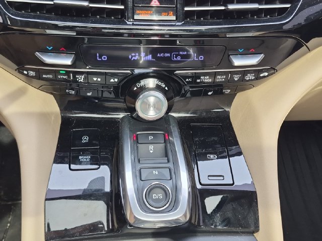 Used 2023 Acura MDX w/ Technology Package FWD image 19