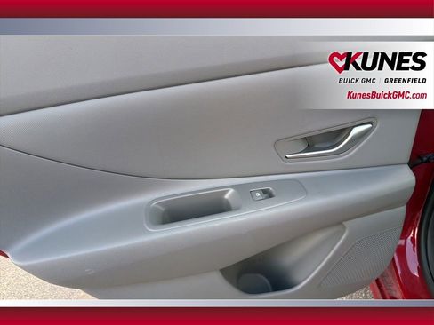 Used 2025 Hyundai Elantra SEL FWD image 36