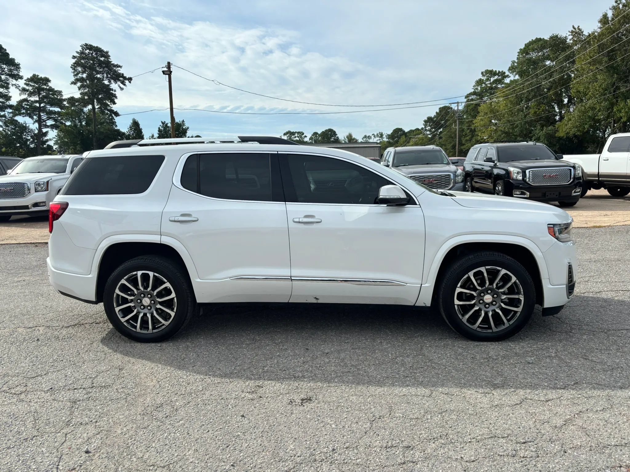 Used 2021 GMC Acadia Denali w/ Denali Technology Package AWD/4WD image 6