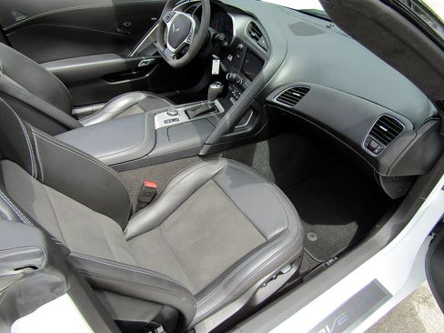 Used 2019 Chevrolet Corvette Grand Sport RWD image 13