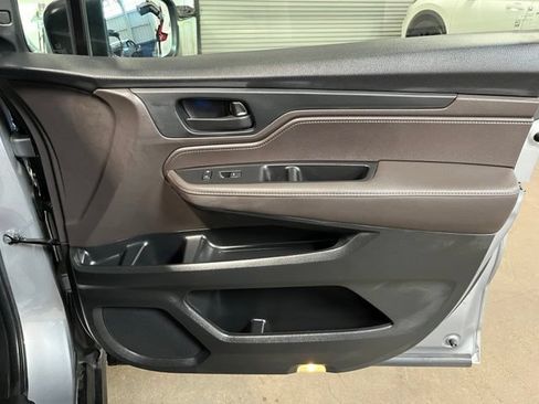Used 2023 Honda Odyssey EX-L image 11