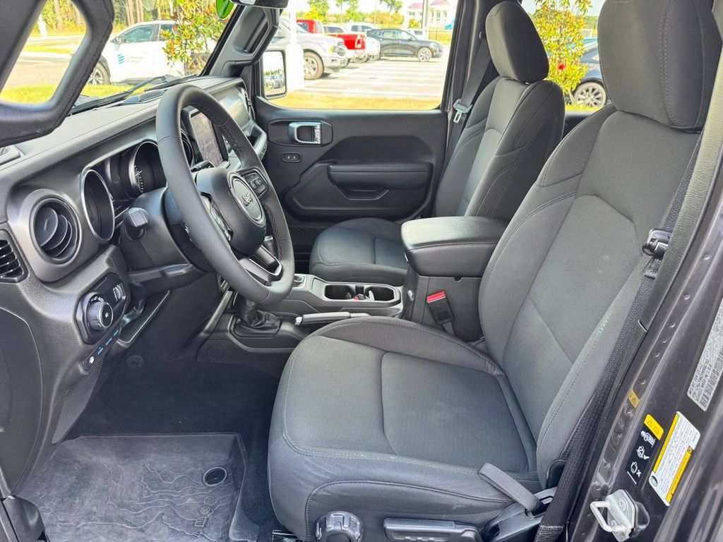 Used 2023 Jeep Wrangler Unlimited w/ Cold Weather Group AWD/4WD image 25