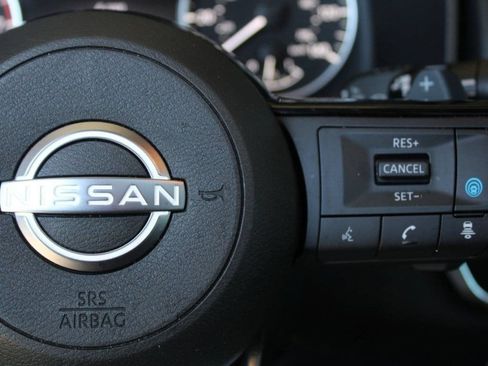 Used 2023 Nissan Rogue SV w/ SV Premium B Package FWD image 32