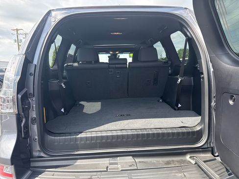 Used 2022 Lexus GX 460 w/ Accessory Package AWD/4WD image 36