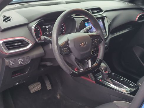 Used 2023 Chevrolet TrailBlazer RS w/ Convenience Package image 2