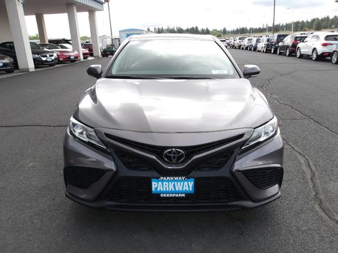 Used 2023 Toyota Camry SE image 8