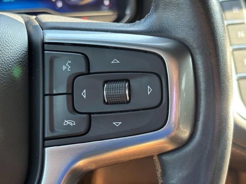 Certified 2022 Chevrolet Tahoe Z71 w/ Luxury Package AWD/4WD image 19