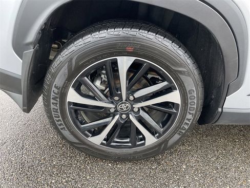 Used 2024 Toyota Corolla Cross XSE w/ Convenience Package image 12