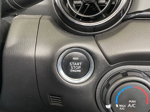 Used 2017 MAZDA MX-5 Miata Club image 14