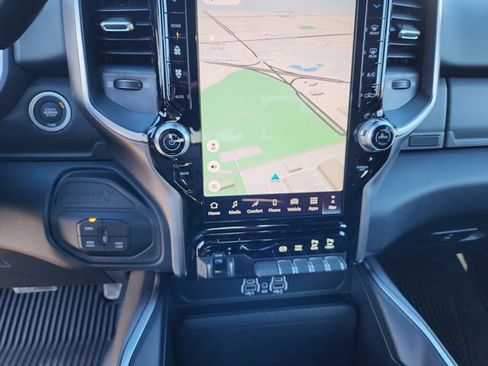 New 2025 RAM 2500 Big Horn AWD/4WD image 17