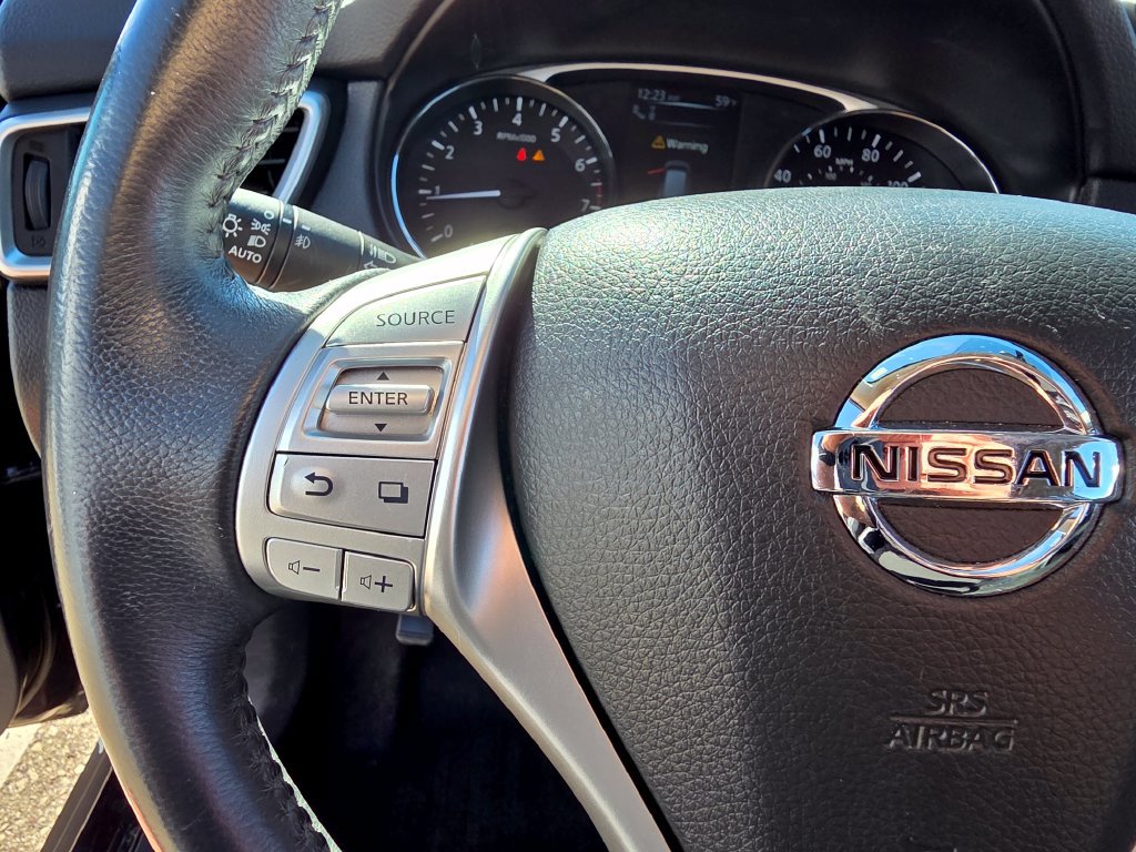 Used 2015 Nissan Rogue SL w/ SL Premium Package AWD/4WD image 24