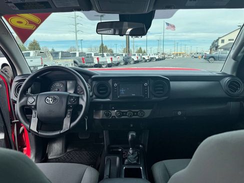 Used 2019 Toyota Tacoma SR image 29