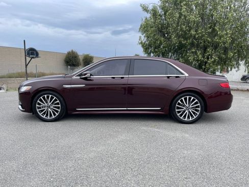 Used 2017 Lincoln Continental Select image 8