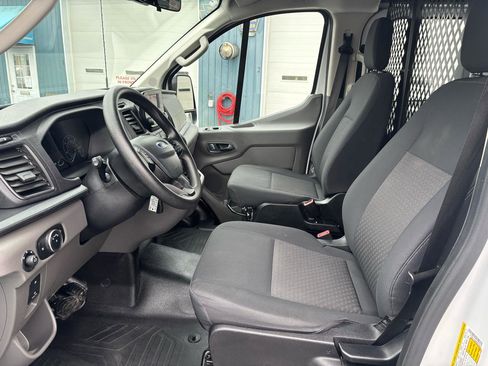 Used 2024 Ford Transit 250 Low Roof w/ Exterior Upgrade Package image 12