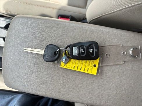Used 2018 Hyundai Elantra SEL w/ Cargo Package FWD image 17