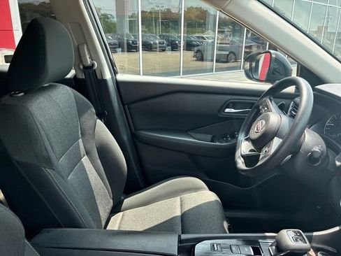 Used 2024 Nissan Rogue SV FWD image 10
