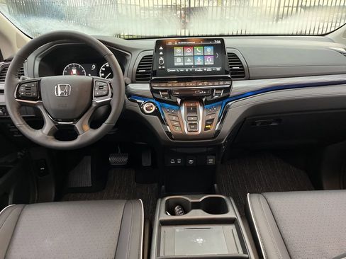 Certified 2026 Honda Odyssey Elite image 17